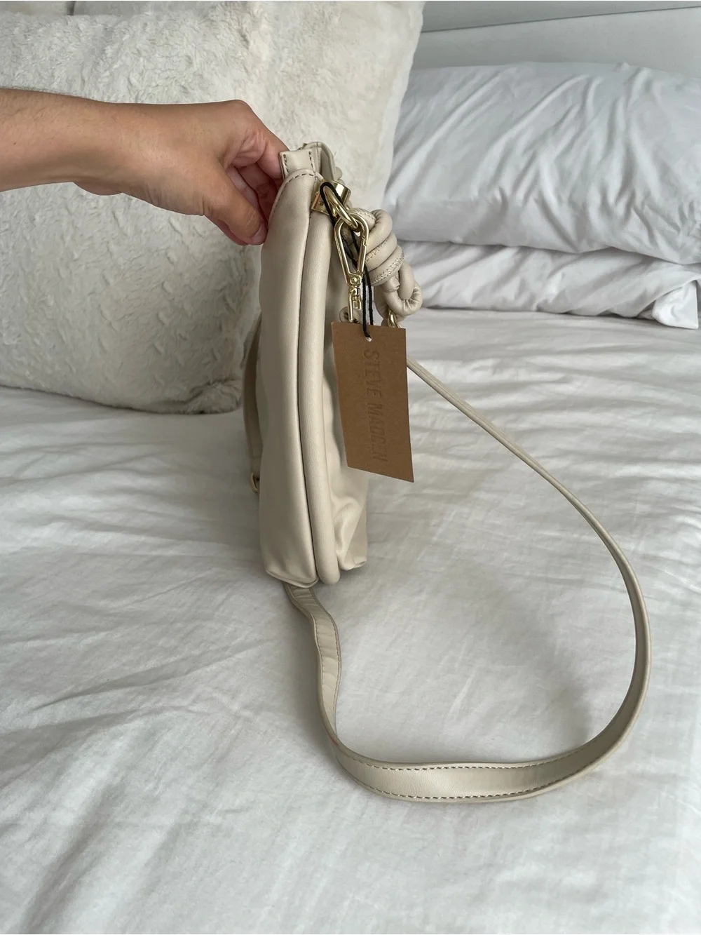Steve Madden Bcammi Oatmilk Hobo